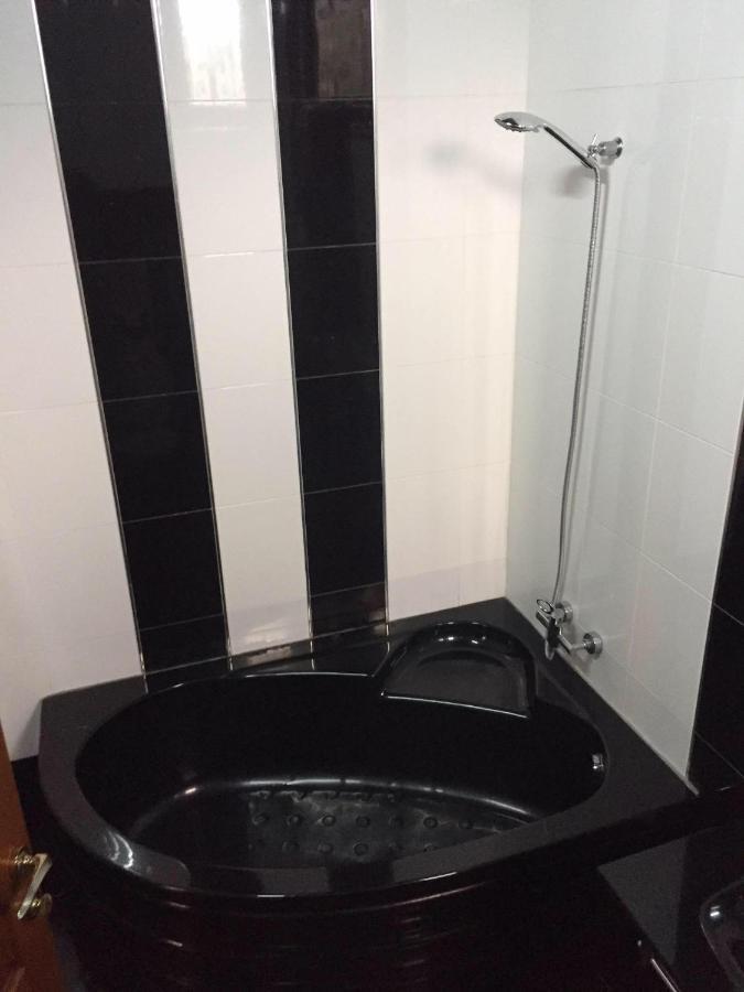 Hotel Amber Batumi Luaran gambar