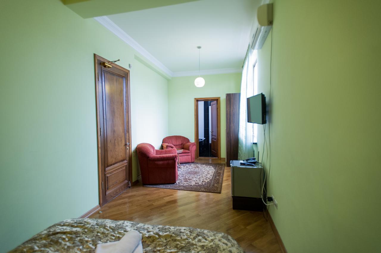 Hotel Amber Batumi Luaran gambar